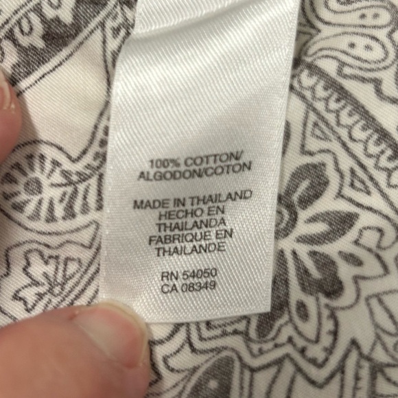 Jones New York Dark Brown and White Paisley Women’s Shirt with Striped Cuffs - Picture 4 of 11